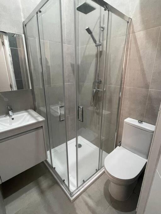 New Two Bedroom Flat Kamila On A Dwell Apartment *