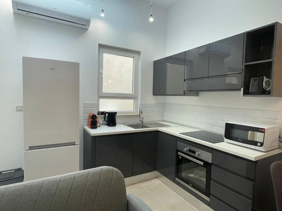 New Two Bedroom Flat Kamila On A Dwell * Sliema